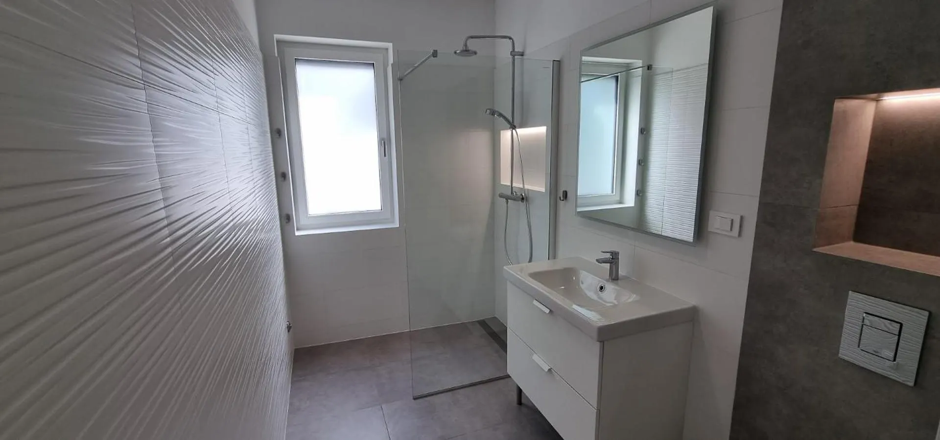 Seabreeze Luxury Apartments Njivice Croatia